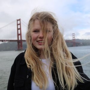 Meet your Posher, Claudia